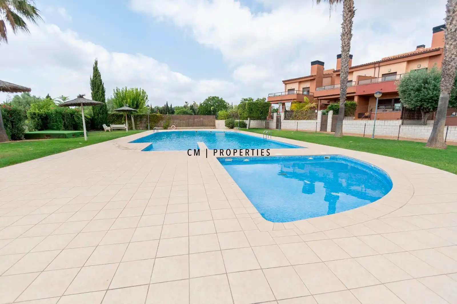 Piscina de Casa adosada de alquiler en Bétera con Aire acondicionado, Calefacción y Parquet