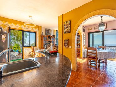 Chalet con piscina en venta en Calle la Angostura