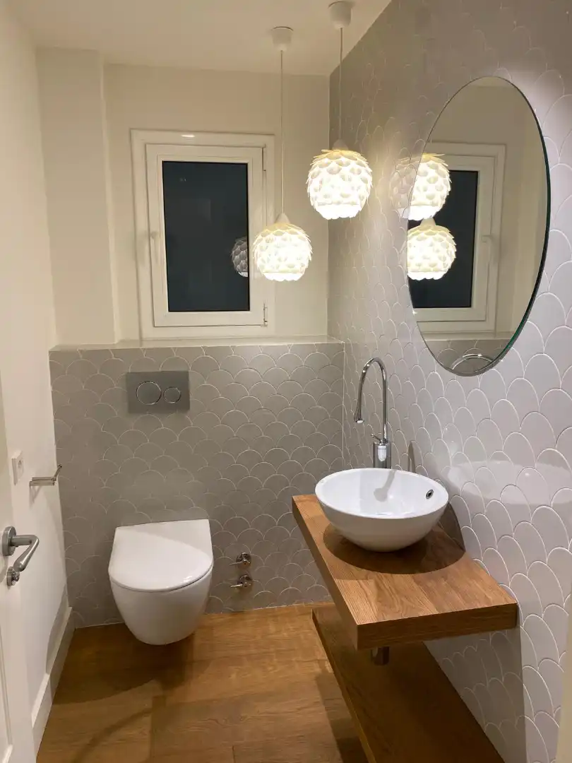Badezimmer von Wohnung zur Miete in Barcelona mit Klimaanlage, Heizung und Parkett