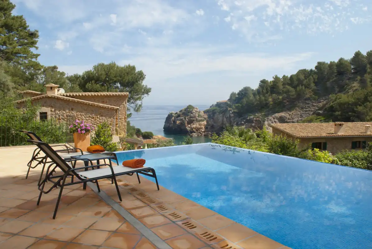 Country homes for sale in Deià