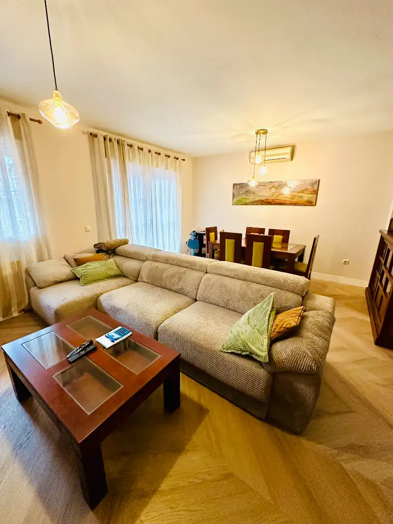 Sala de estar de Casa adosada en venta en Parla con Aire acondicionado, Calefacción y Jardín privado