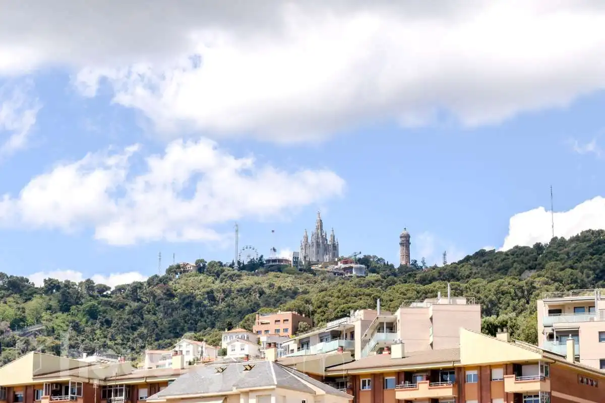 Vista exterior de Planta baja en venta en Barcelona con Aire acondicionado, Calefacción y Amueblado