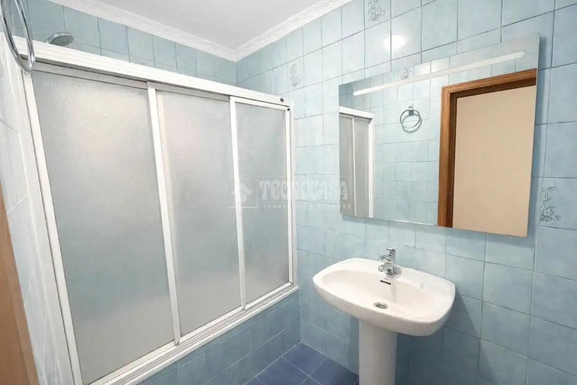 Baño de Casa adosada en venta en Antequera con Aire acondicionado, Trastero y Amueblado