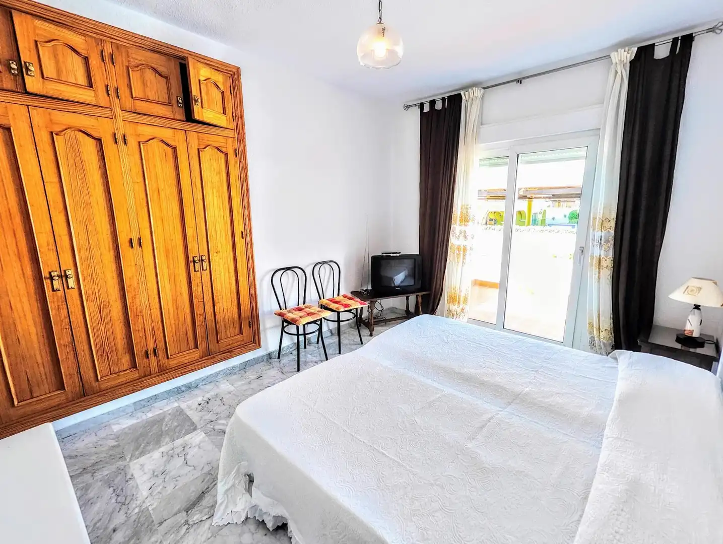 Dormitori de Casa o xalet en venda en Benalmádena amb Jardí privat, Terrassa i Traster
