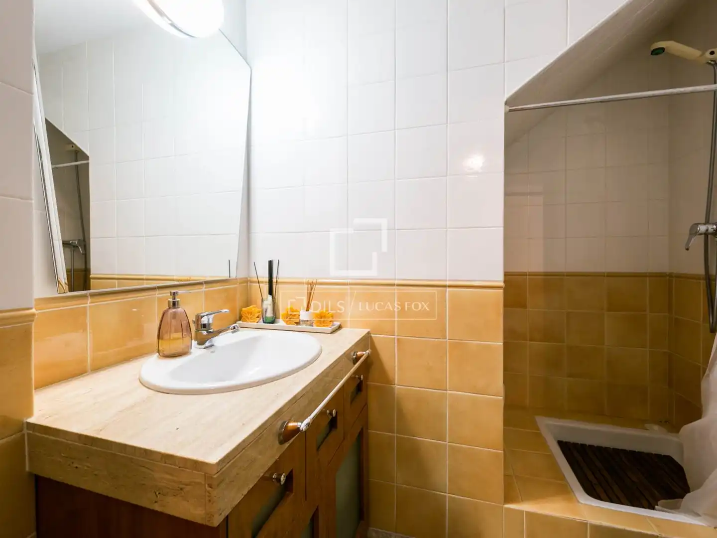 Bathroom of Houses for rent in Castelldefels  with Air Conditioner, Private garden and Terrace