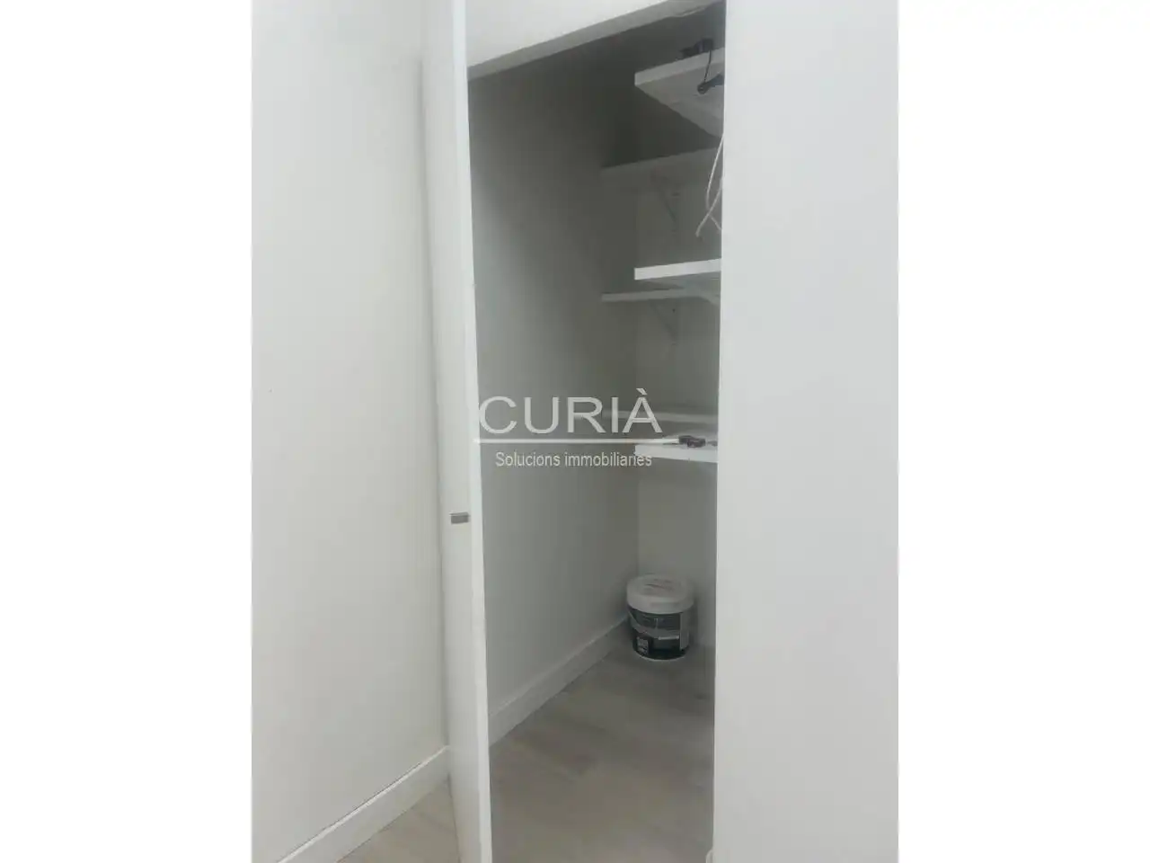 Dormitori de Local de lloguer en Lleida amb Aire condicionat