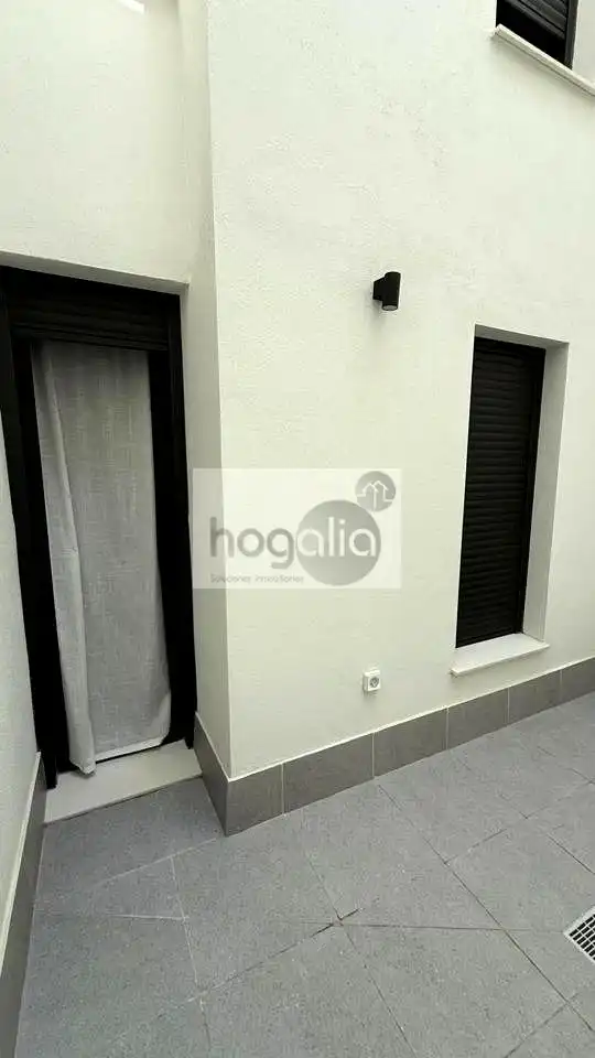 Terraza de Planta baja de alquiler en Sevilla con Aire acondicionado, Trastero y Piscina