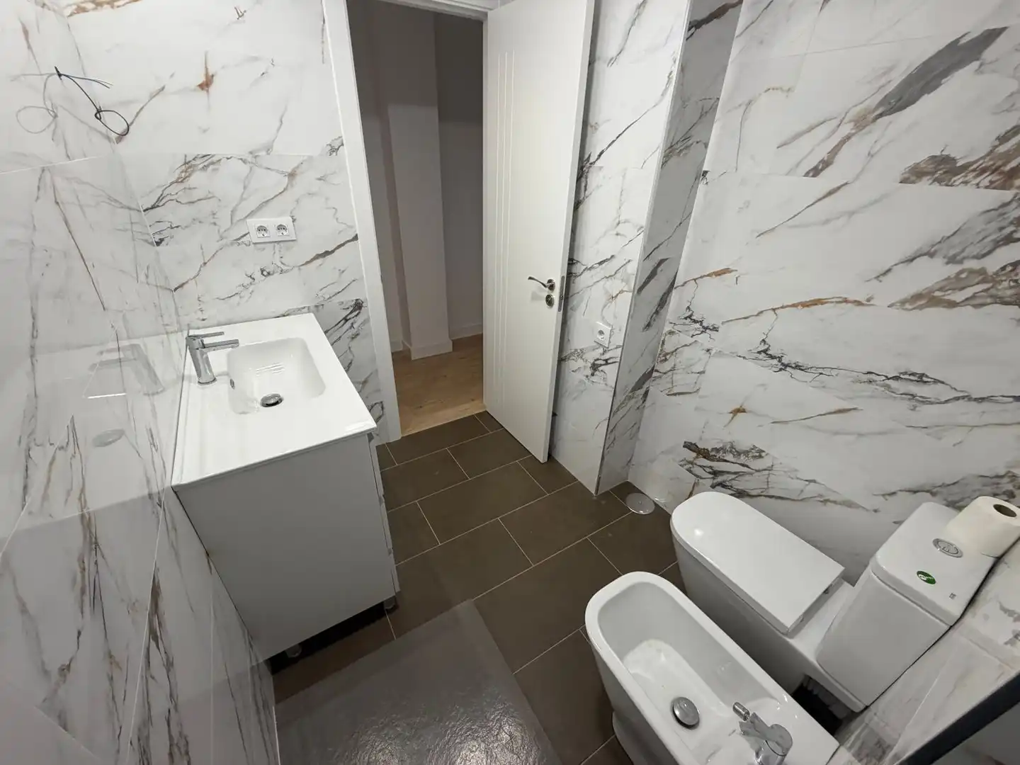 Baño de Piso en venta en Parla con Terraza
