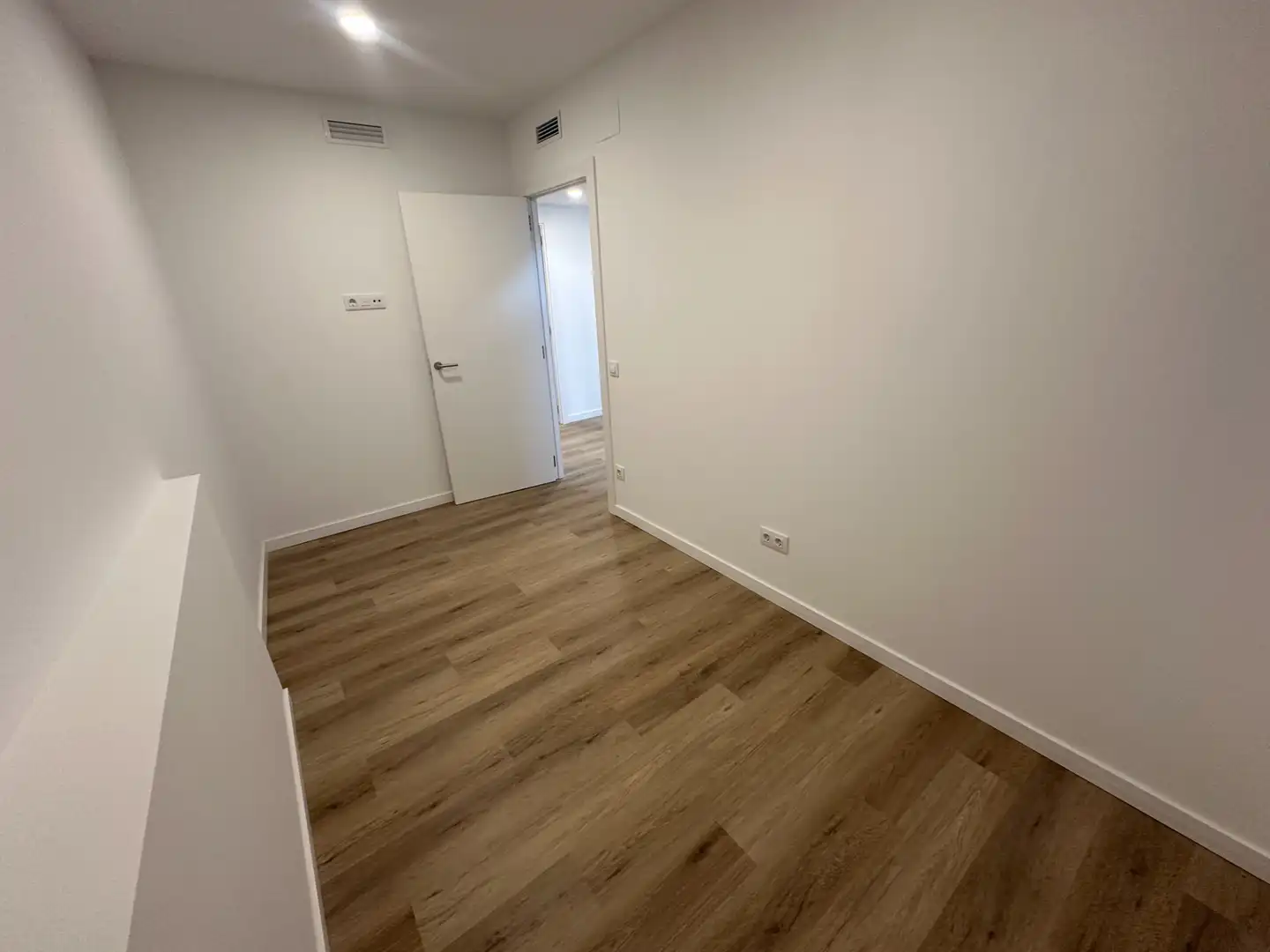 Habitación de Planta baja en venta en Vilanova i la Geltrú con Aire acondicionado, Calefacción y Parquet