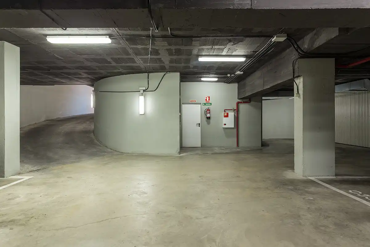 Parking of Flat for sale in Madrid  with Storage room