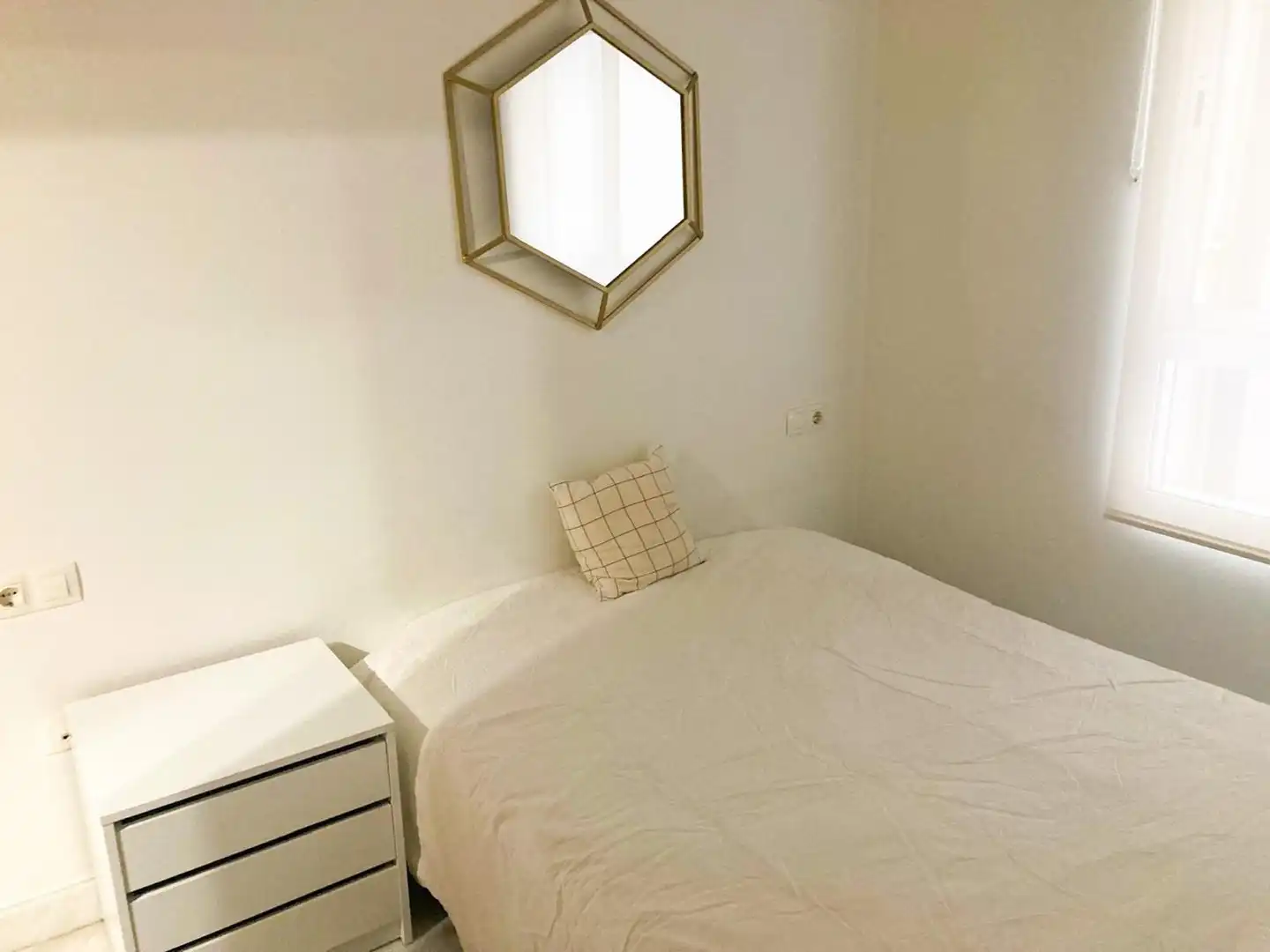 Schlafzimmer von Wohnung zur Miete in Valencia mit Heizung, Terrasse und Möbliert
