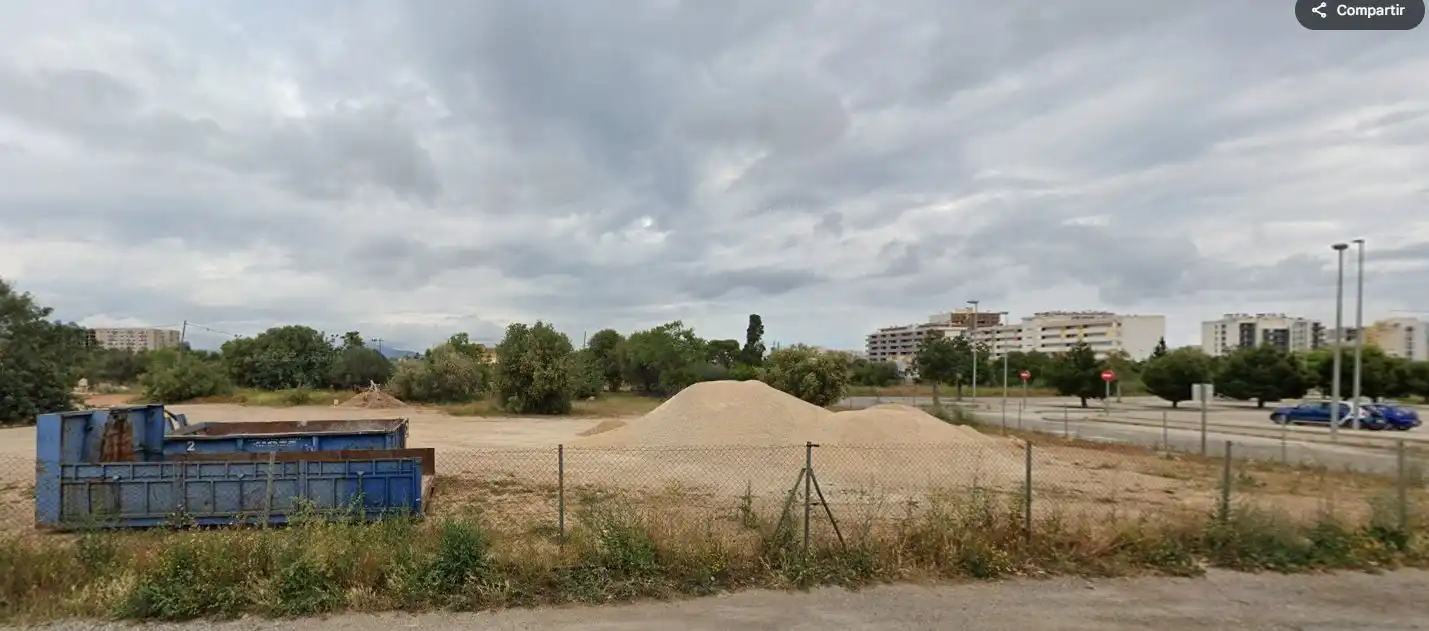 Terreno residencial en venta en Centro Comercial - Capsades -  Hospital