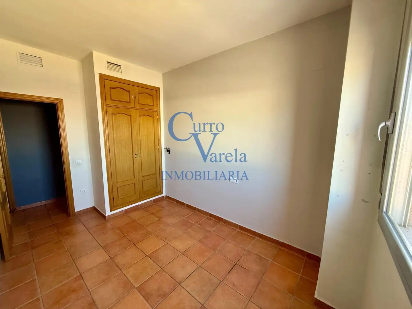 Vista exterior de Dúplex en venta en Dos Hermanas con Aire acondicionado y Calefacción