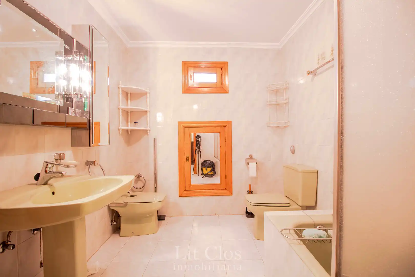 Bathroom of Houses for sale in Carballeda de Valdeorras  with Air Conditioner, Heating and Private garden