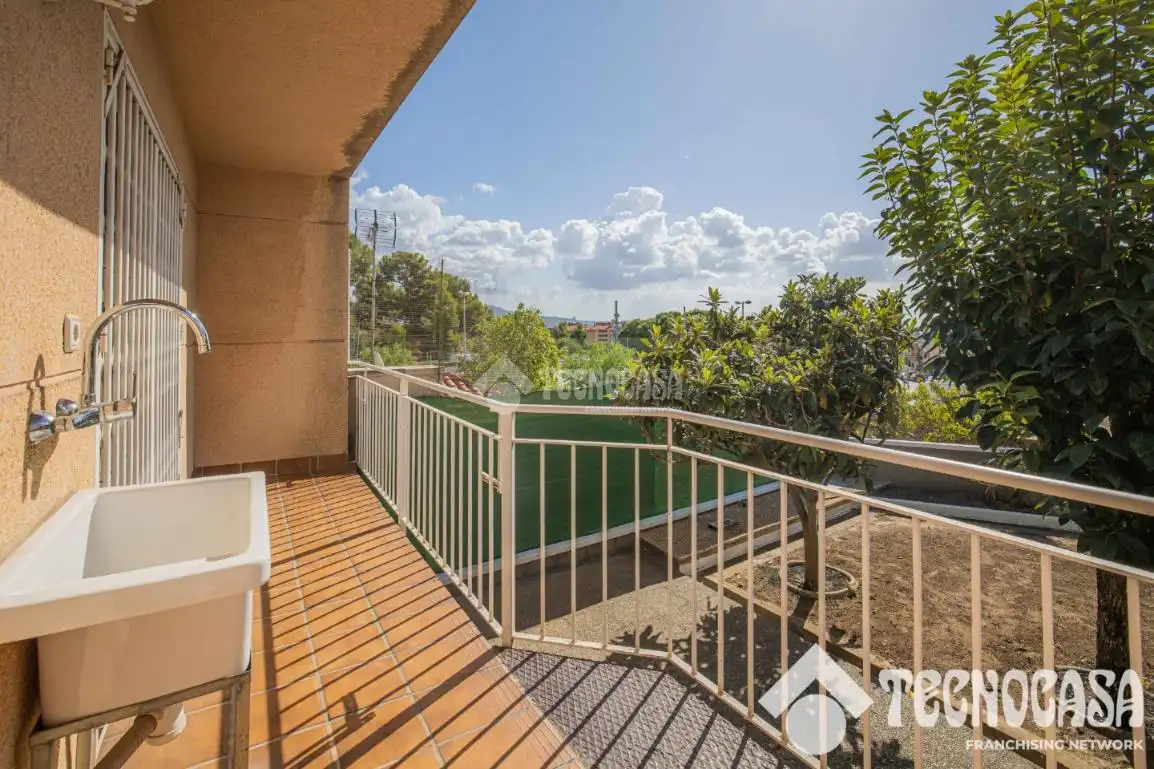 Casa pareada con terraza en venta en Sant Vicenç Dels Horts, imagen 22