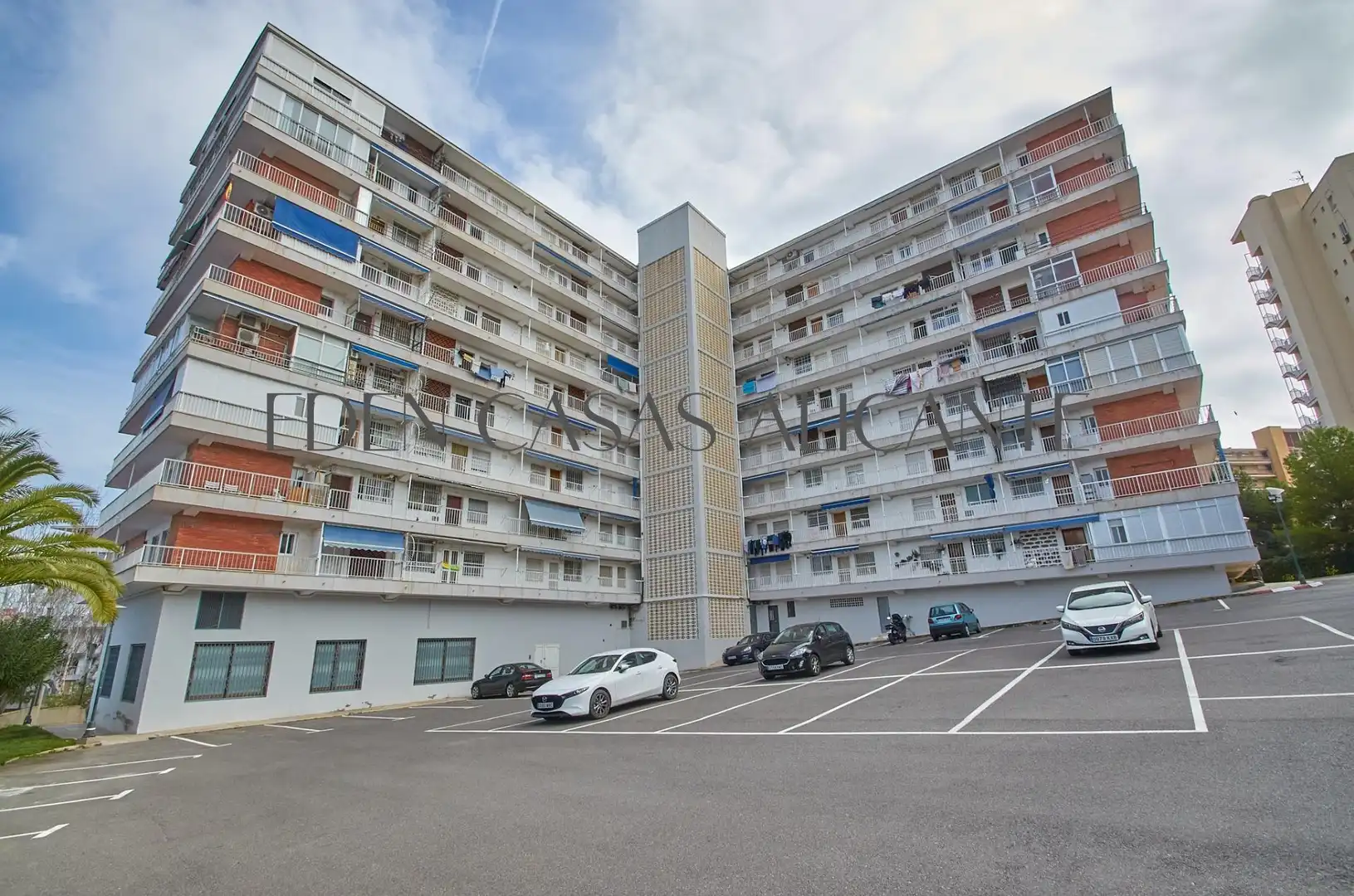 Parking de Apartamento en venta en Alicante / Alacant con Terraza, Trastero y Amueblado
