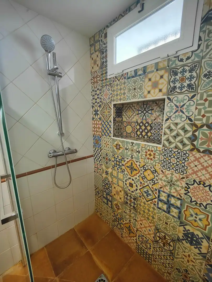 Baño de Casa o chalet de alquiler en Granada con Calefacción, Jardín privado y Terraza