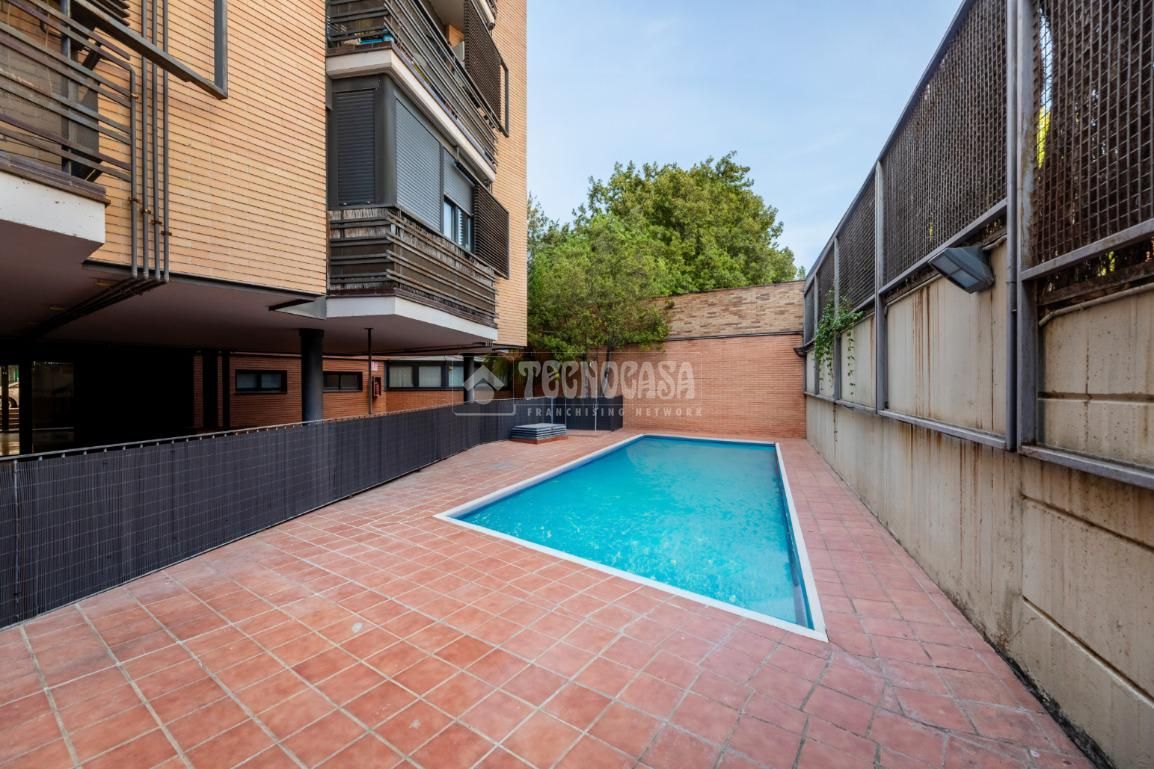 Swimming pool of Flat for sale in Majadahonda  with Heating and Terrace