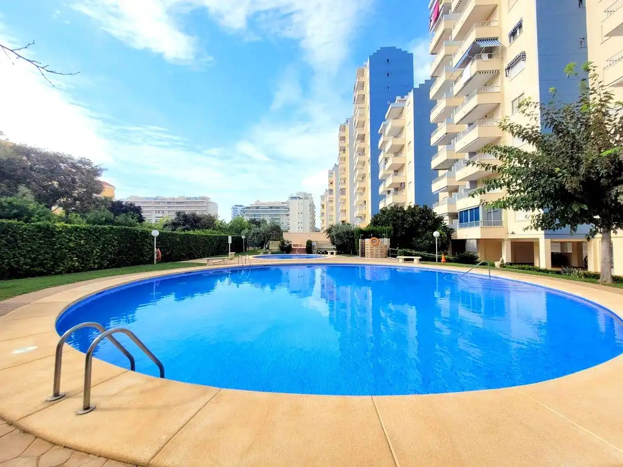Piscina de Apartament de lloguer en Gandia amb Terrassa, Moblat i Piscina comunitària