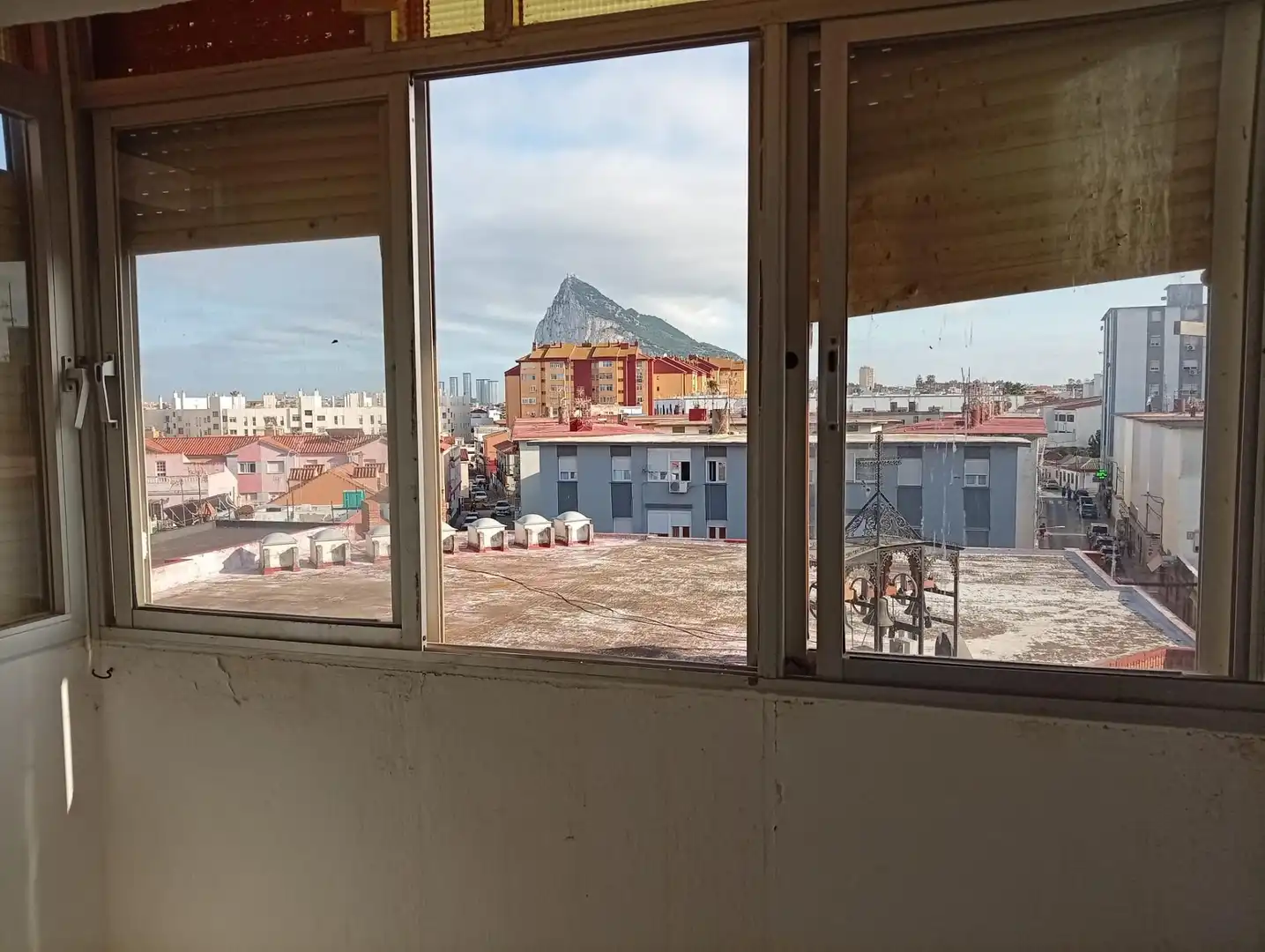 Habitación de Piso en venta en La Línea de la Concepción