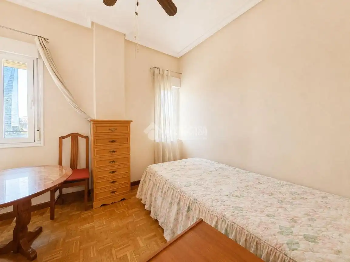 Habitación de Piso en venta en Madrid con Calefacción y Terraza