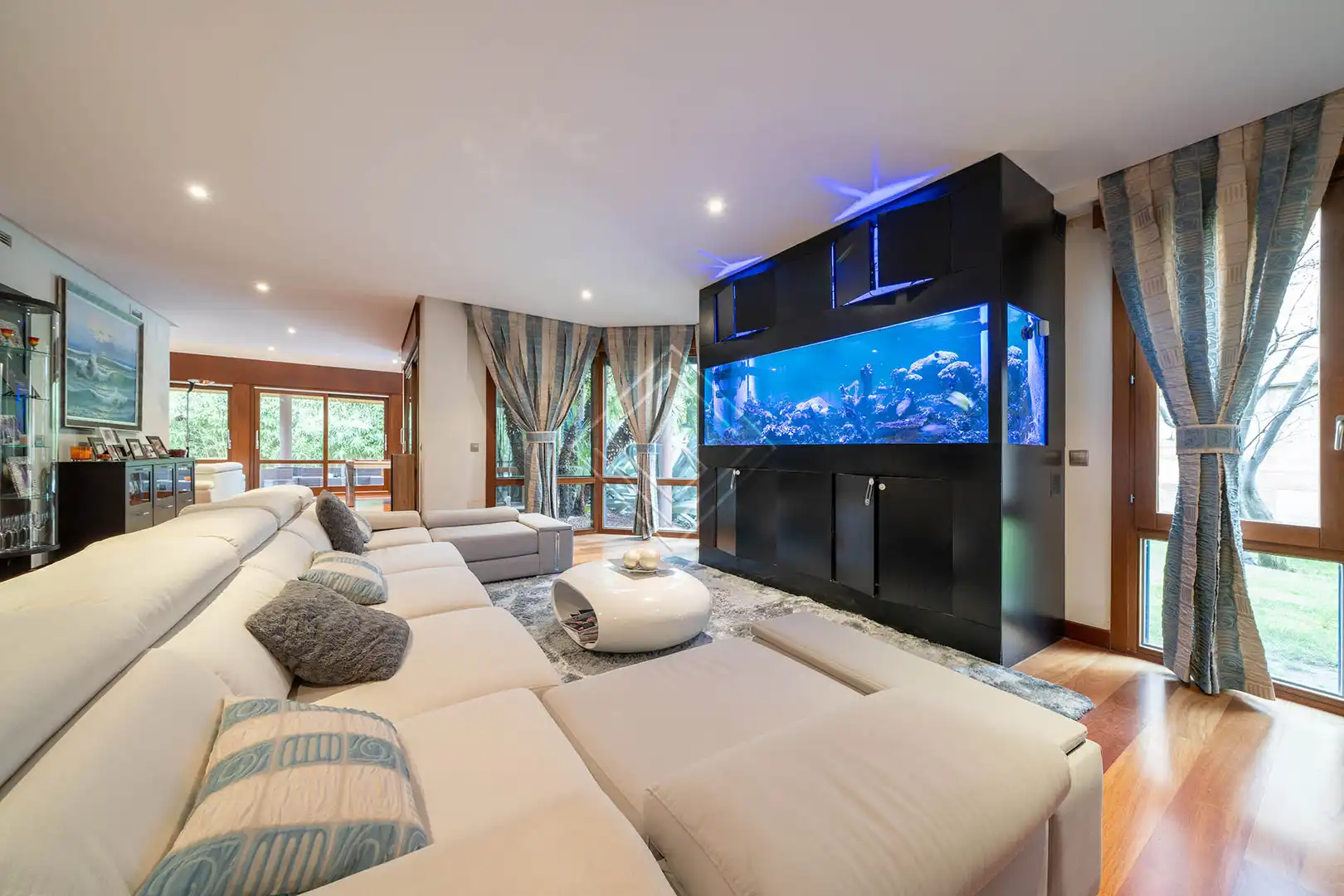 Sala de estar de Casa o chalet en venta en Madrid con Aire acondicionado, Jardín privado y Terraza