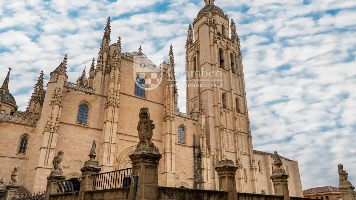 Vista exterior de Apartament de lloguer en Segovia amb Calefacció, Terrassa i Moblat