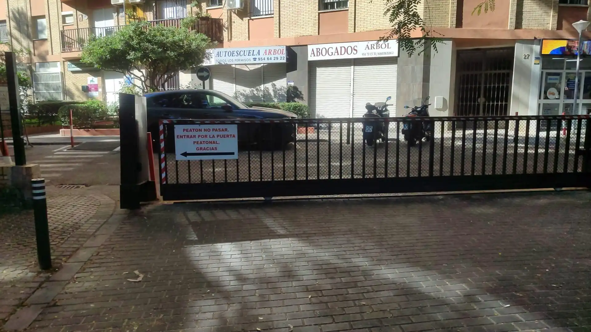 Parking of Flat for rent in Sevilla  with Air Conditioner, Private garden and Terrace