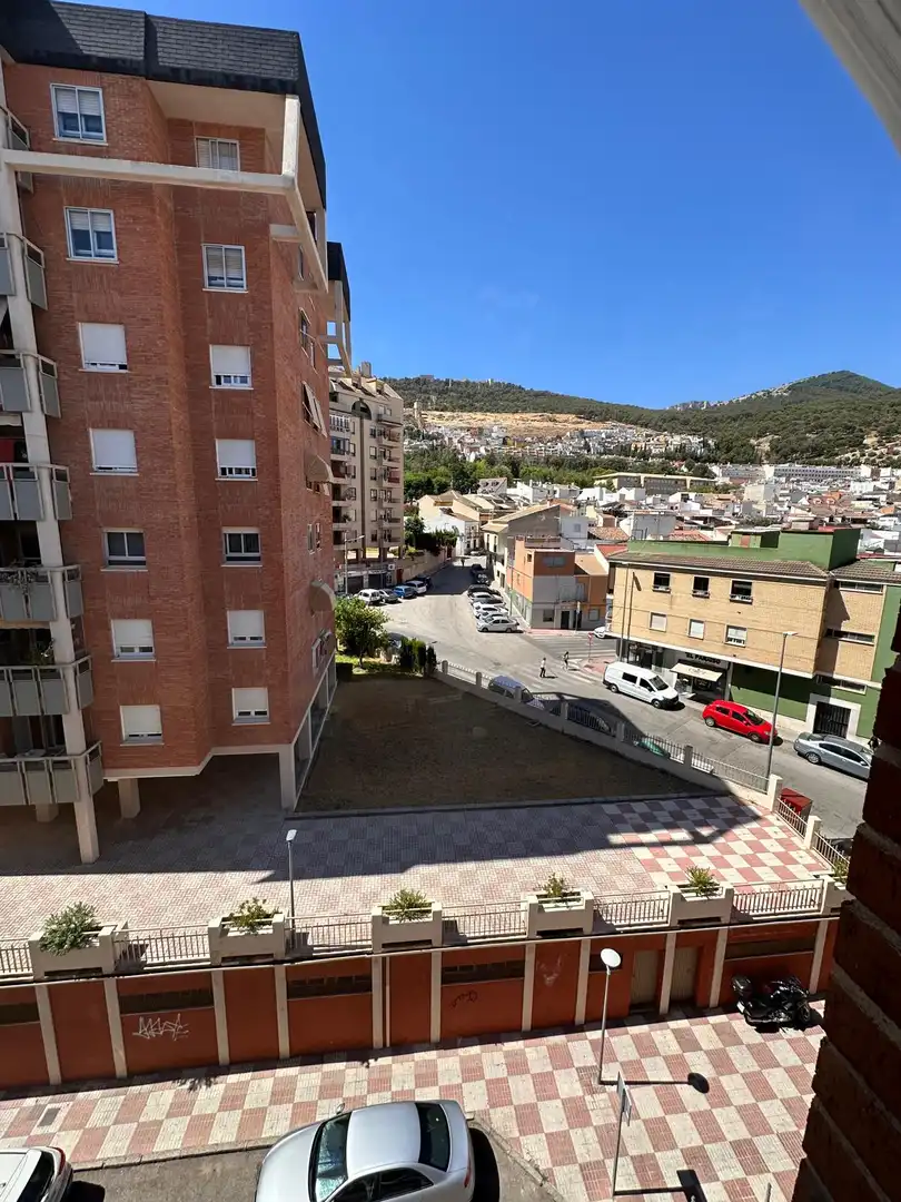 Vista exterior de Dúplex en venda en Jaén amb Aire condicionat, Terrassa i Balcó