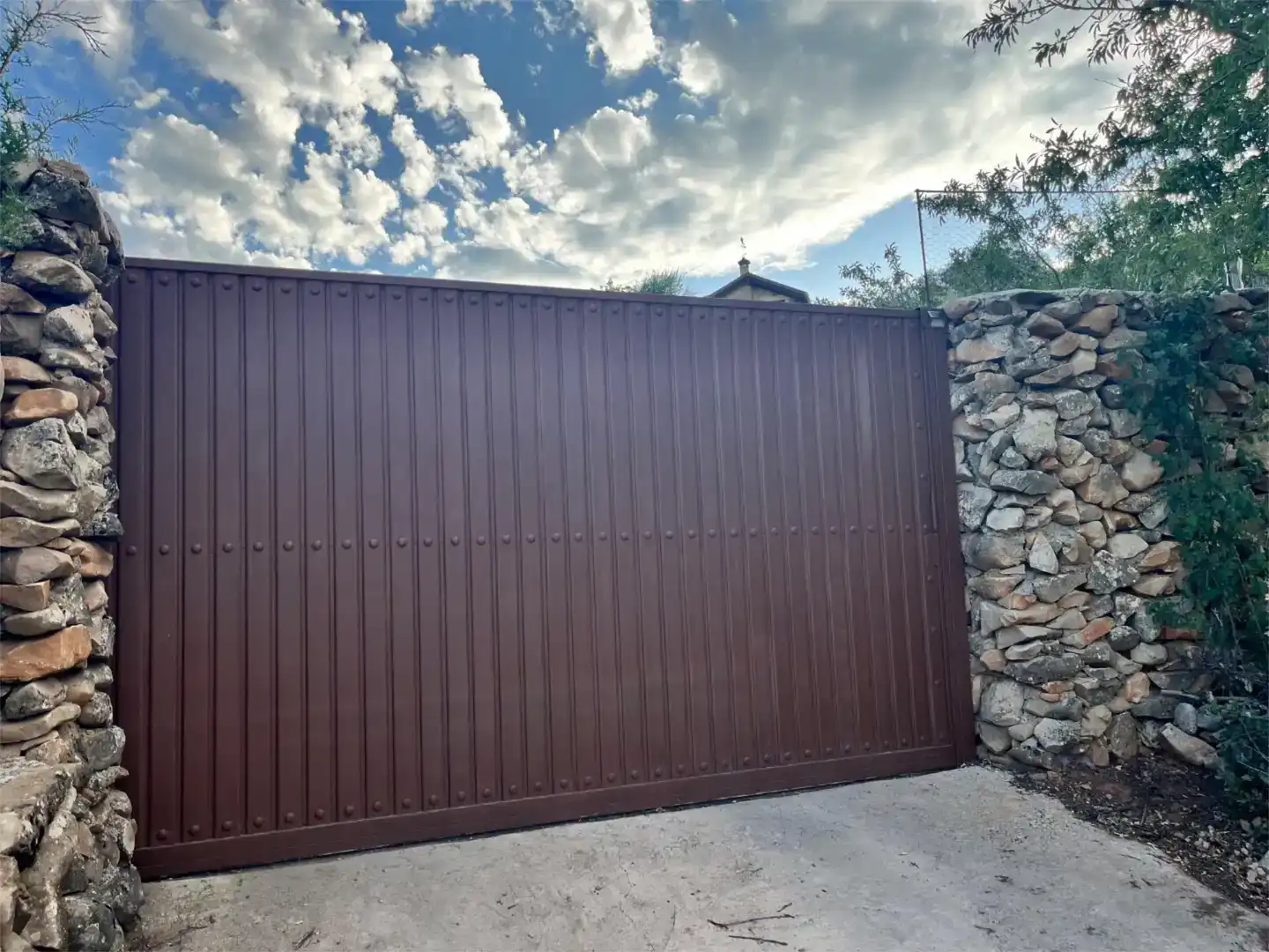 Vista exterior de Finca rústica en venda en Alcalá la Real amb Piscina i Balcó