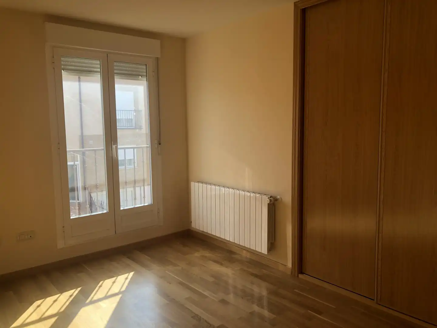 Habitación de Casa adosada en venta en La Lastrilla  con Calefacción, Jardín privado y Terraza