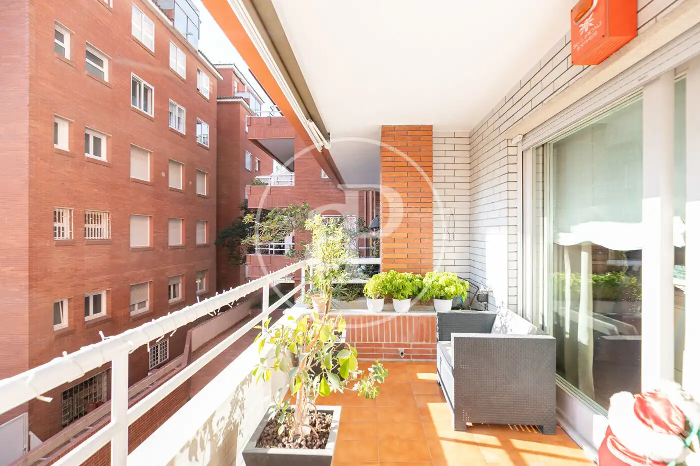 Vista exterior de Piso en venta en Barcelona con Aire acondicionado, Calefacción y Jardín privado