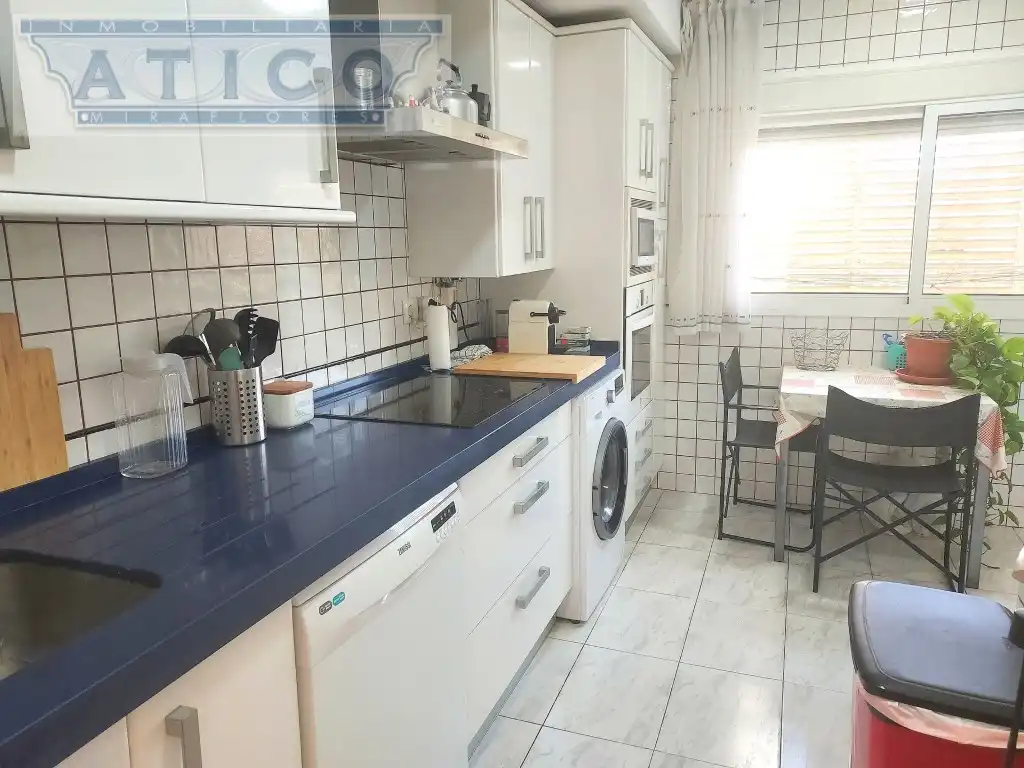 Cuina de Pis en venda en Sevilla amb Aire condicionat