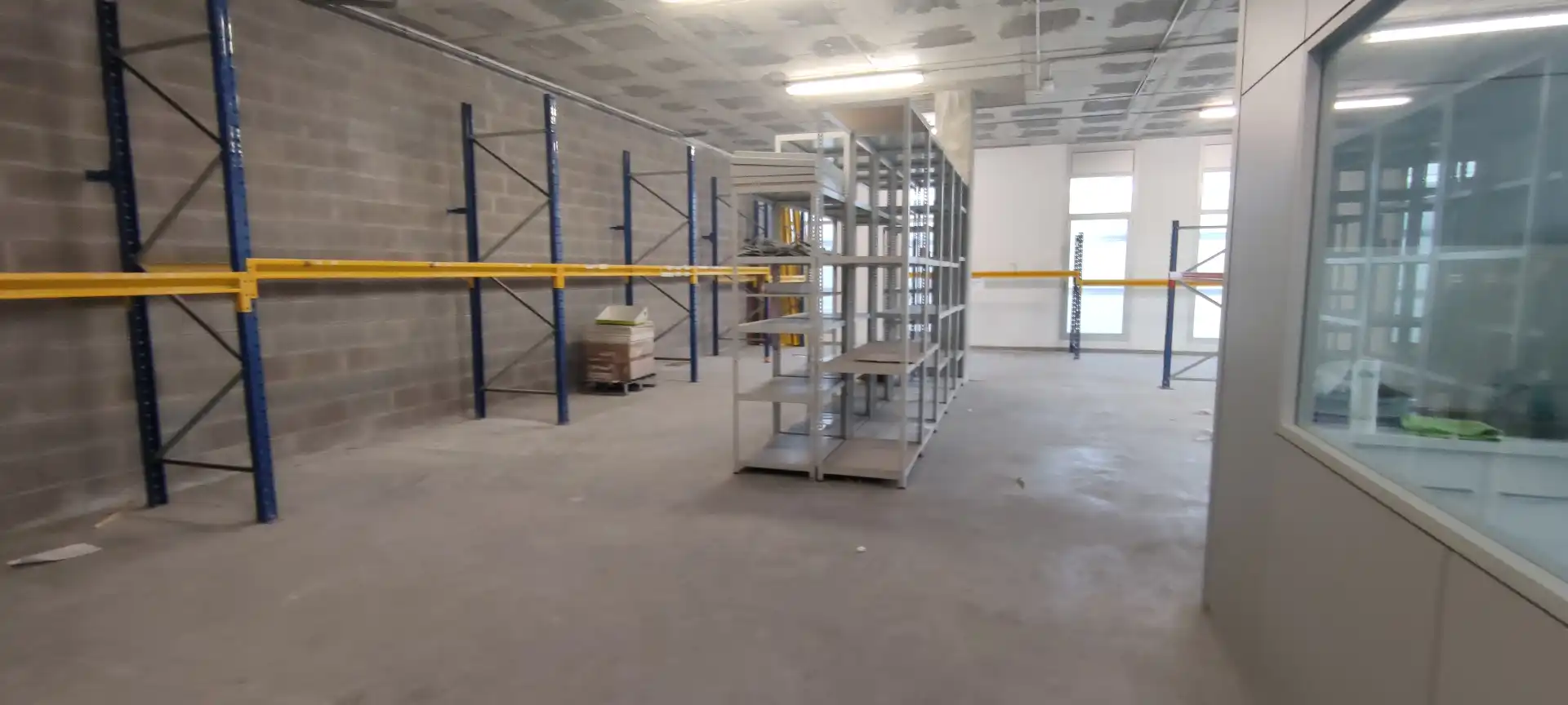 Nau industrial en venda en L'Hospitalet de Llobregat amb Calefacció i Alarma