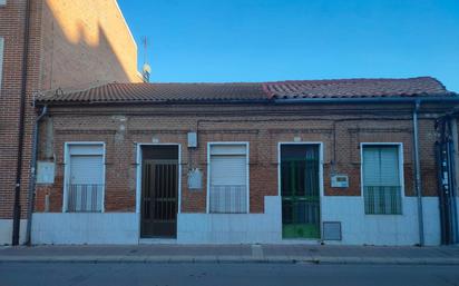 Außenansicht von Haus oder Chalet zum verkauf in Medina del Campo