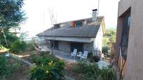 Vista exterior de Casa o xalet en venda en La Bisbal del Penedès amb Terrassa, Traster i Piscina