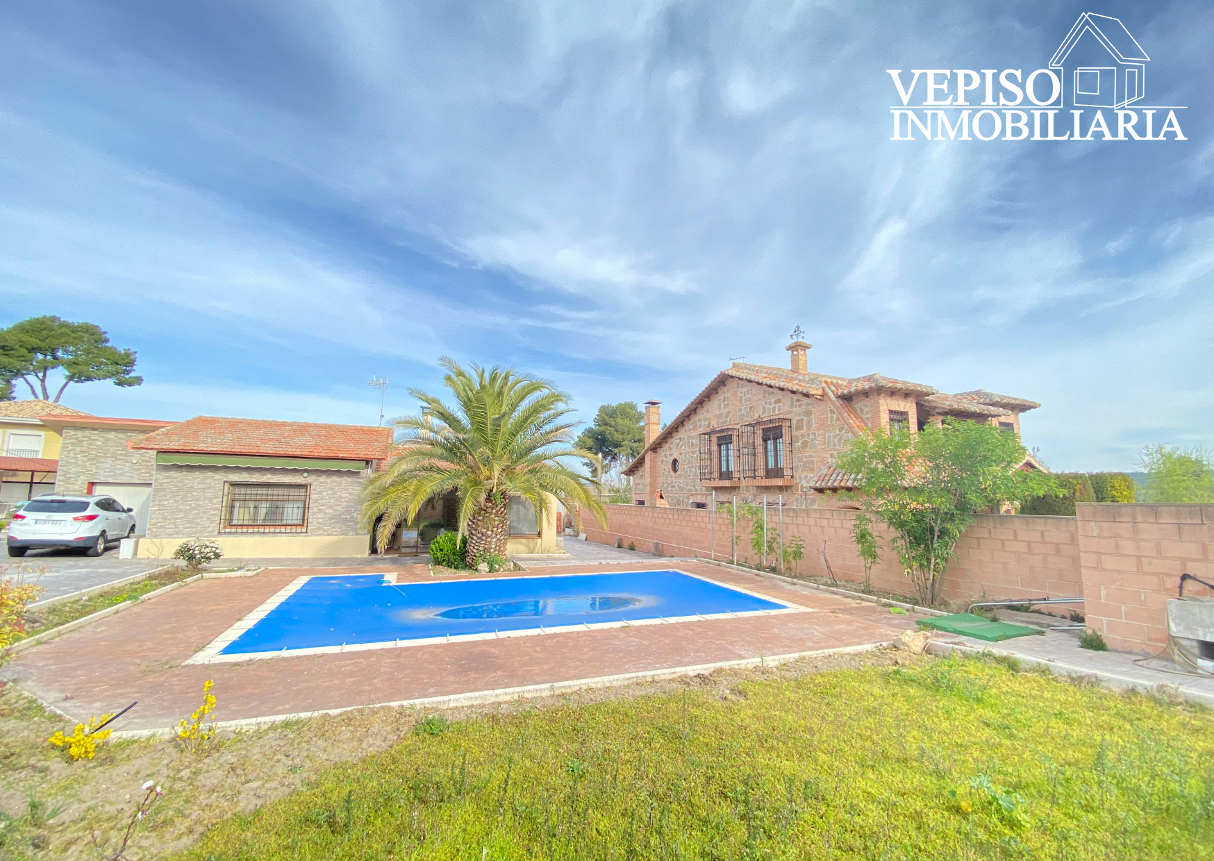 Vista exterior de Casa adosada en venda en Arganda del Rey amb Aire condicionat, Calefacció i Jardí privat