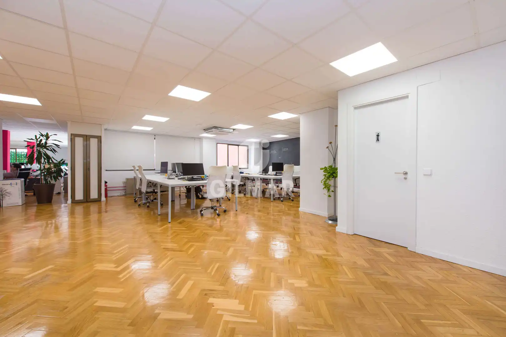 Büro zum Verkauf in Madrid mit Heizung