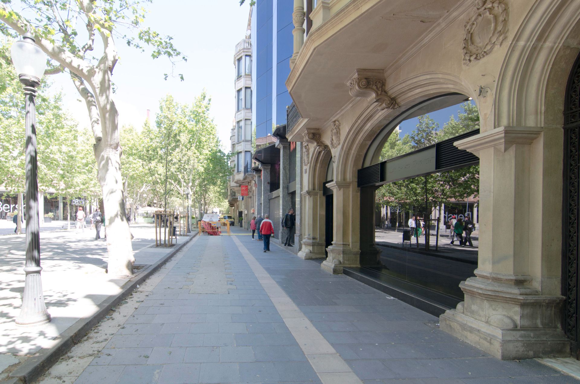 Vista exterior de Local de lloguer en Manresa amb Aire condicionat i Calefacció