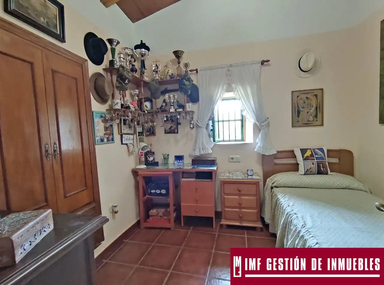 Habitación de Finca rústica en venta en Vélez-Málaga con Jardín privado, Terraza y Trastero