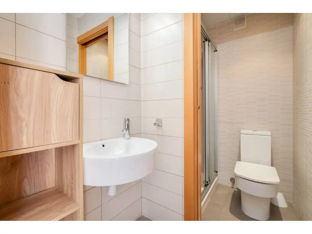 Bathroom of Duplexes for sale in Terrassa  with Air Conditioner, Heating and Terrace