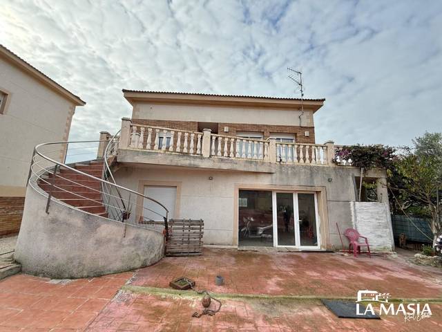 Casa-chalet en Venta en Canyelles