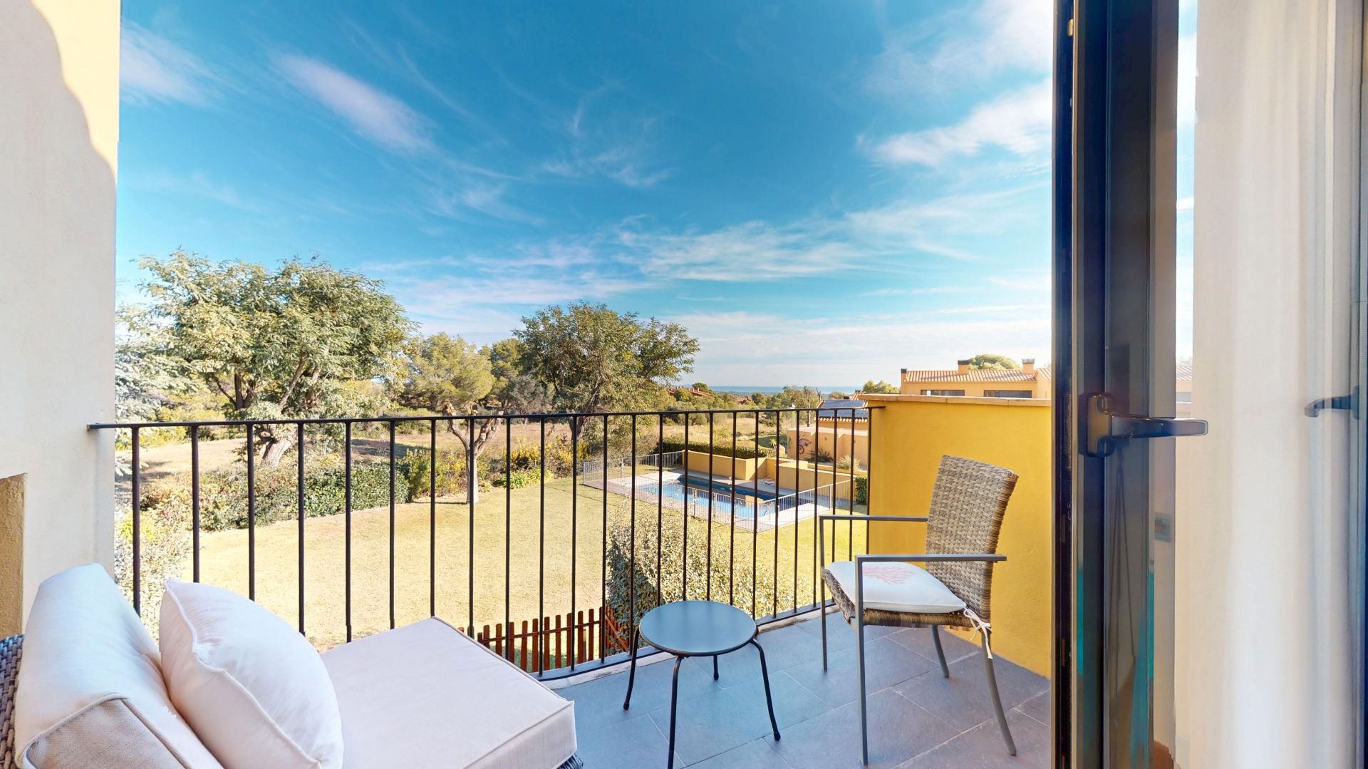 Terrassa de Casa adosada en venda en Mont-roig del Camp amb Aire condicionat, Calefacció i Jardí privat