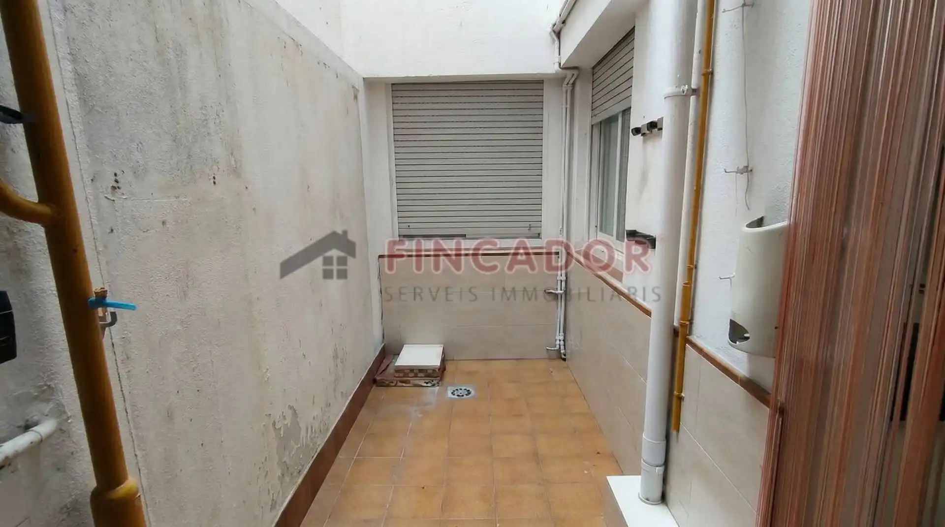 Terraza de Piso en venta en Cornellà de Llobregat con Calefacción, Parquet y Balcón