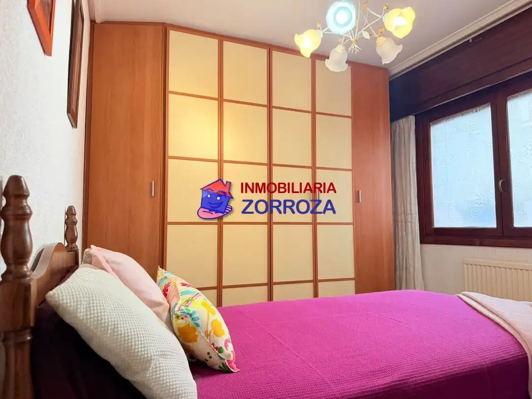 Bedroom of Flat for sale in Bilbao   with Heating, Storage room and Balcony