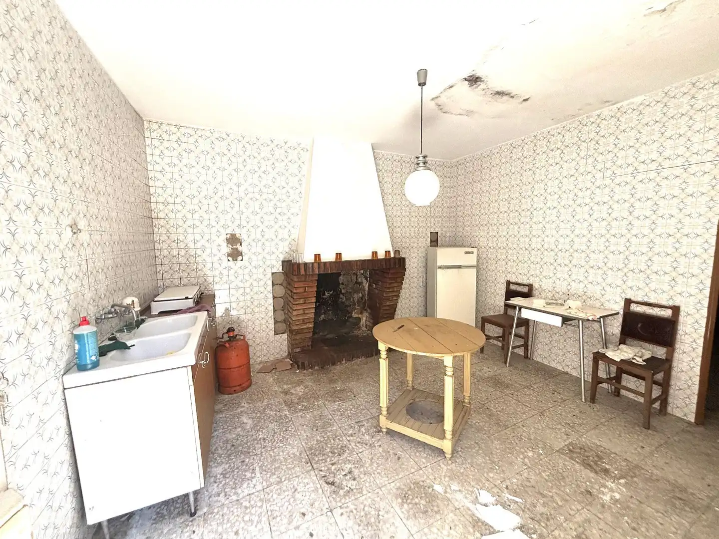 Cuina de Casa o xalet en venda en Navahermosa amb Calefacció i Jardí privat