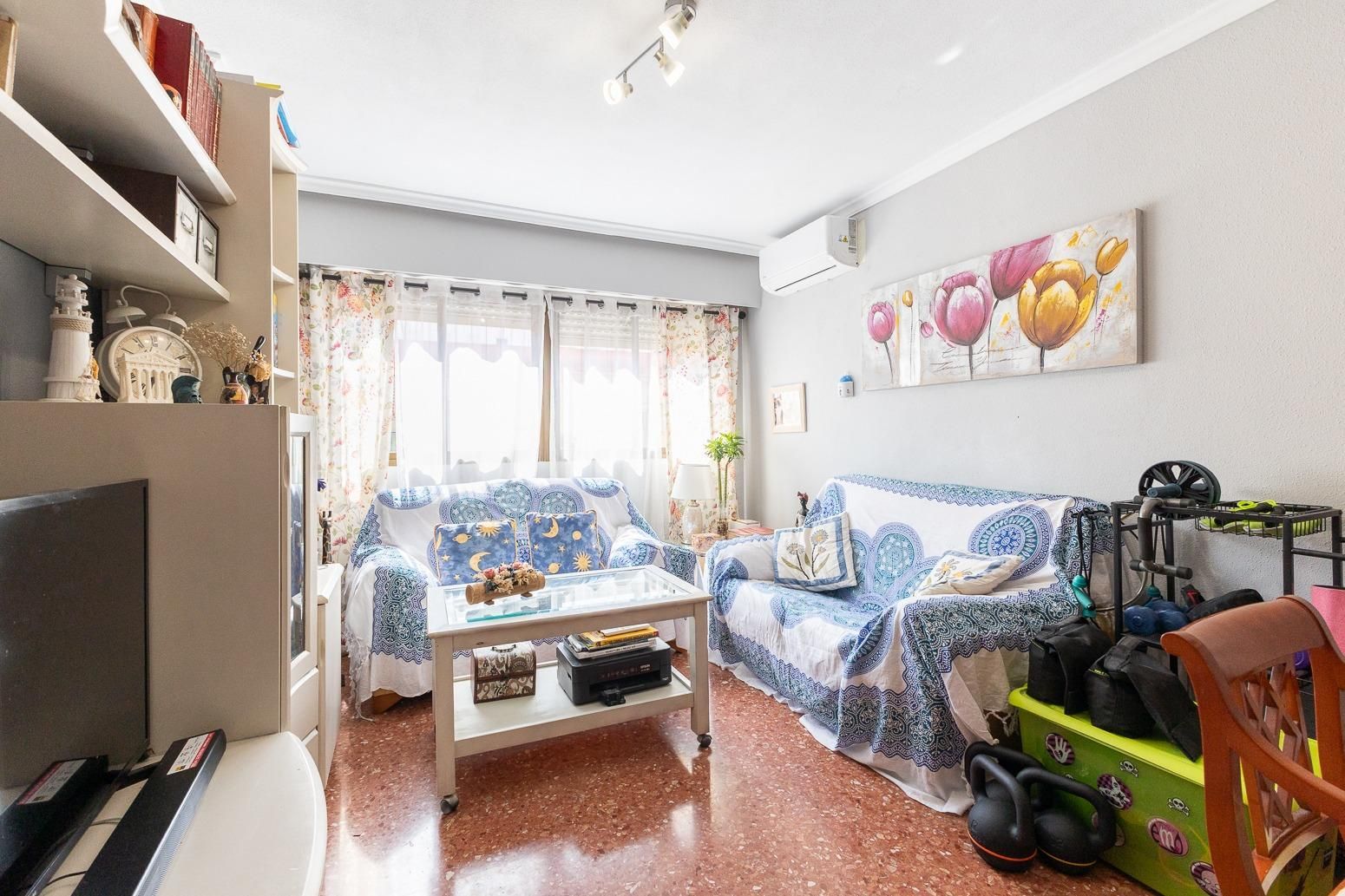 Bedroom of Flat for sale in Burjassot  with Air Conditioner and Balcony