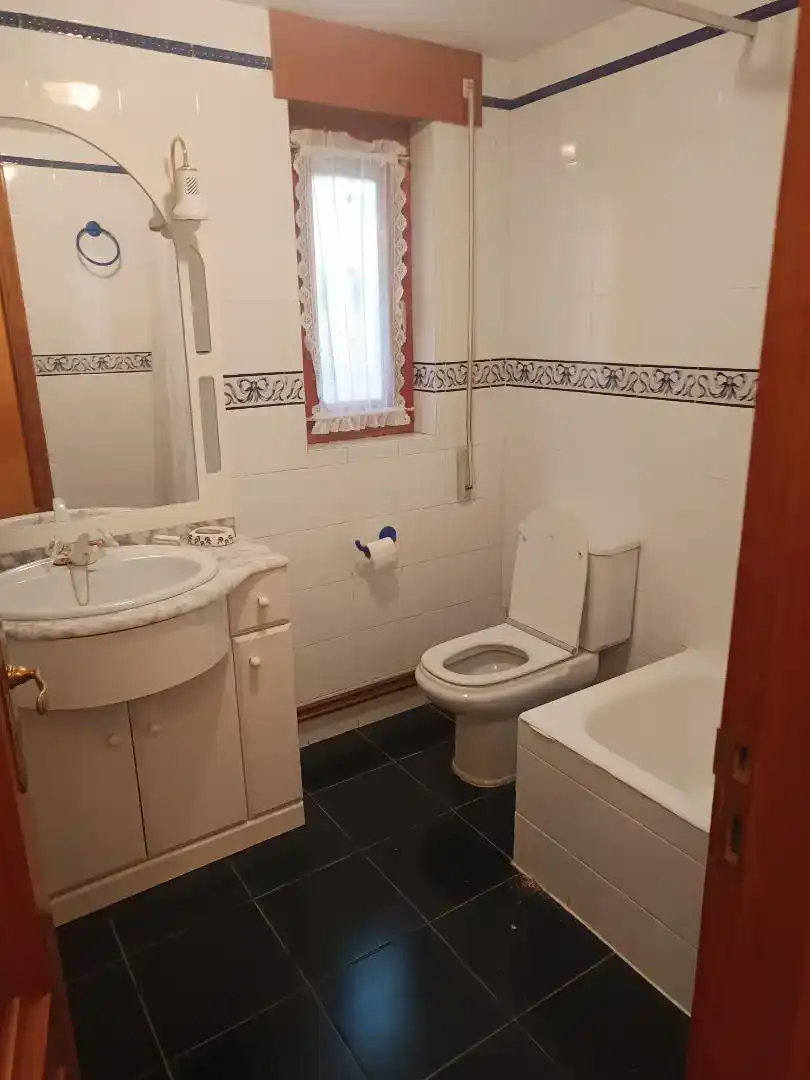 Baño de Casa o chalet en venta en Brazuelo con Jardín privado, Trastero y Amueblado