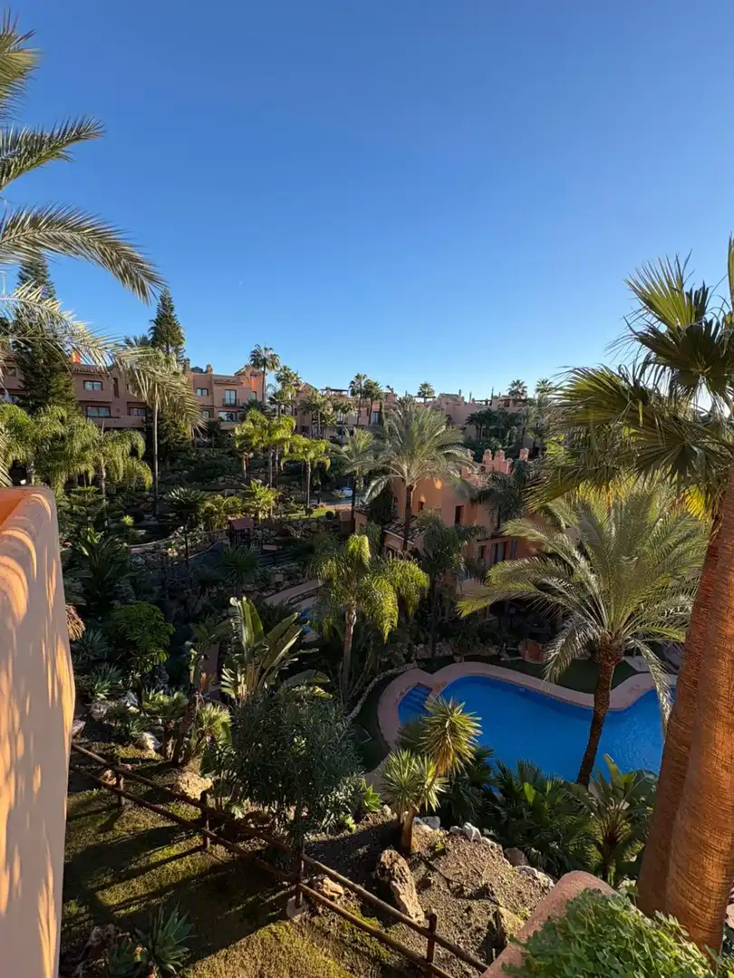 Vista exterior de Casa o xalet en venda en Mijas amb Calefacció, Jardí privat i Terrassa