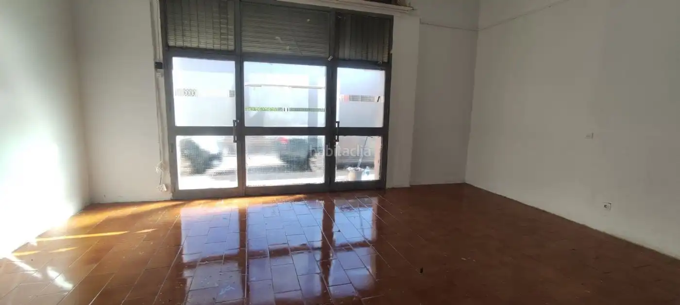 Local comercial en venda a Carrer Riu Montsant 10